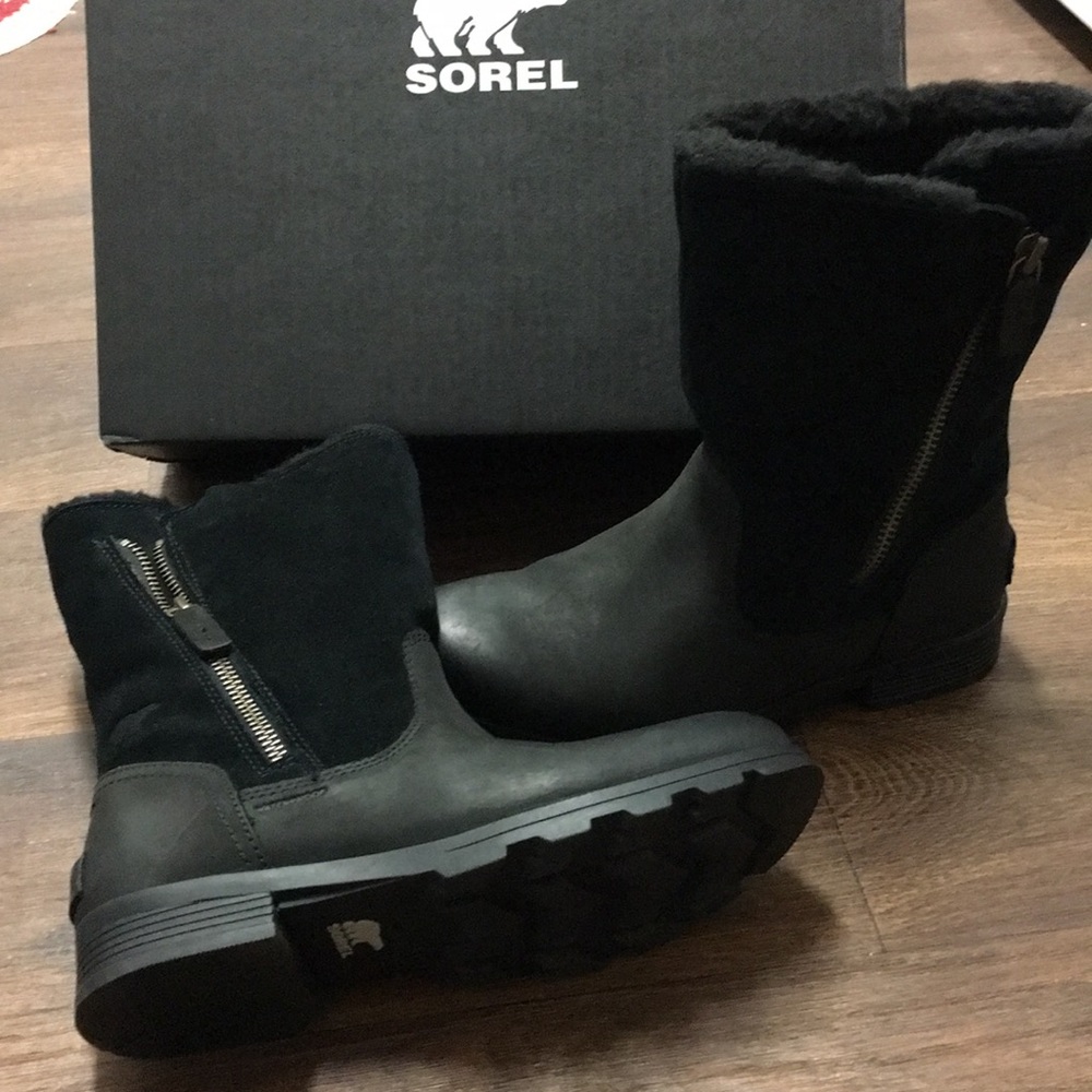 Women’s Sorel Emelie Foldover Black boots Sz 8